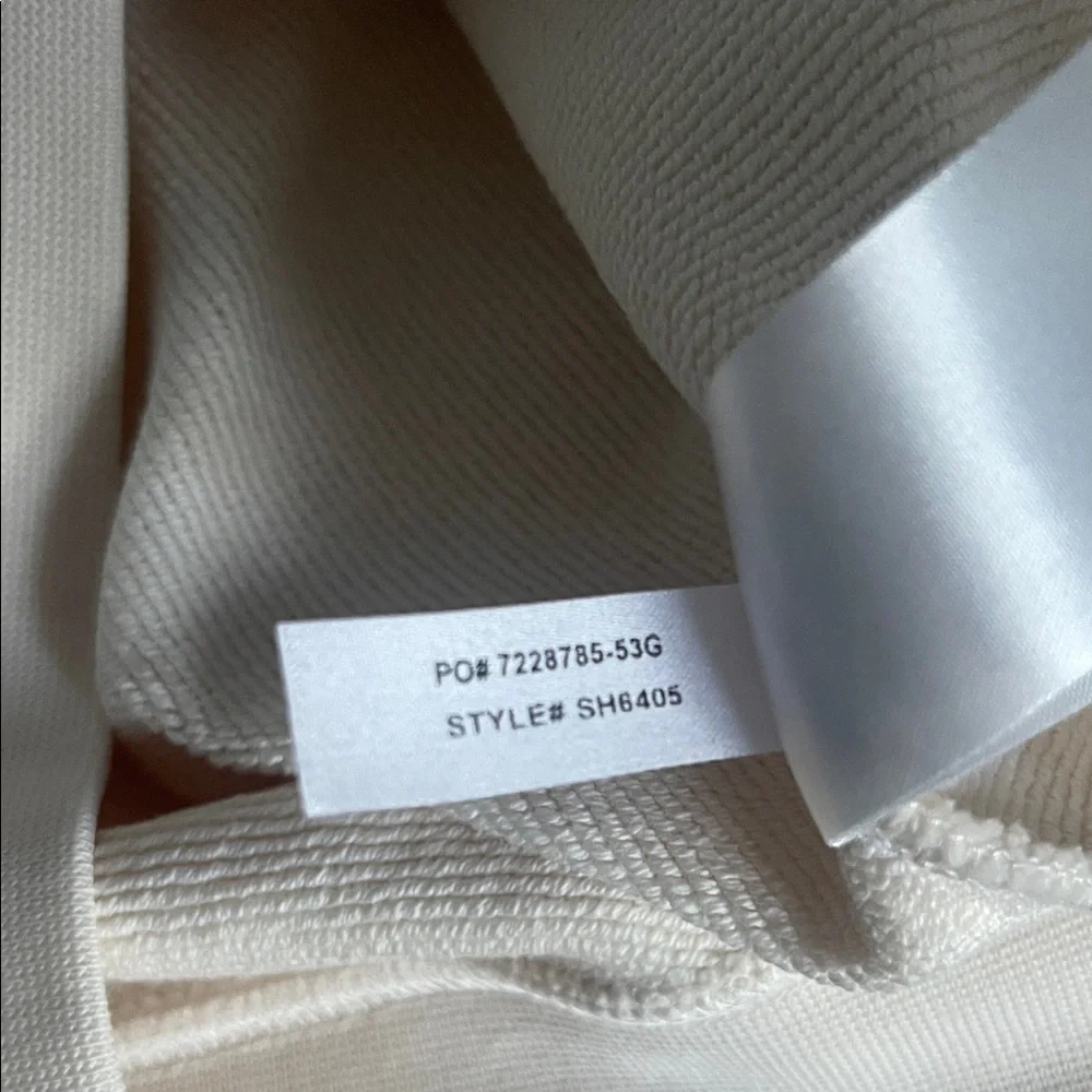 Unisex- worn once- Lacoste Cream Sweatshirt with Green Crocodile Patch - Picture 5 of 6